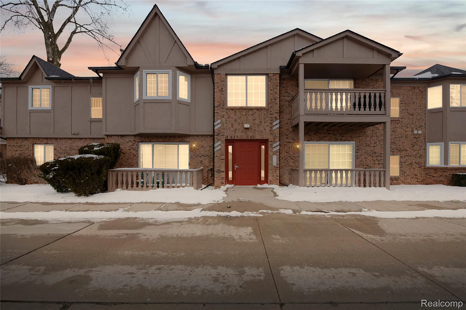 30606 Oakridge Manor Dr #4 photo 1