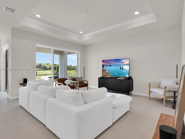 2081 Mossy Vine Ave — Photo 5