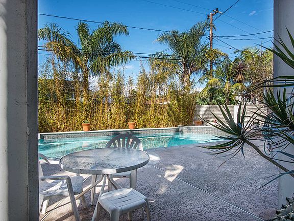 4th image of 1435 Catalina Ave