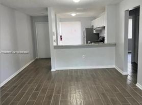 8033 SW 21st Ct, Hollywood, FL