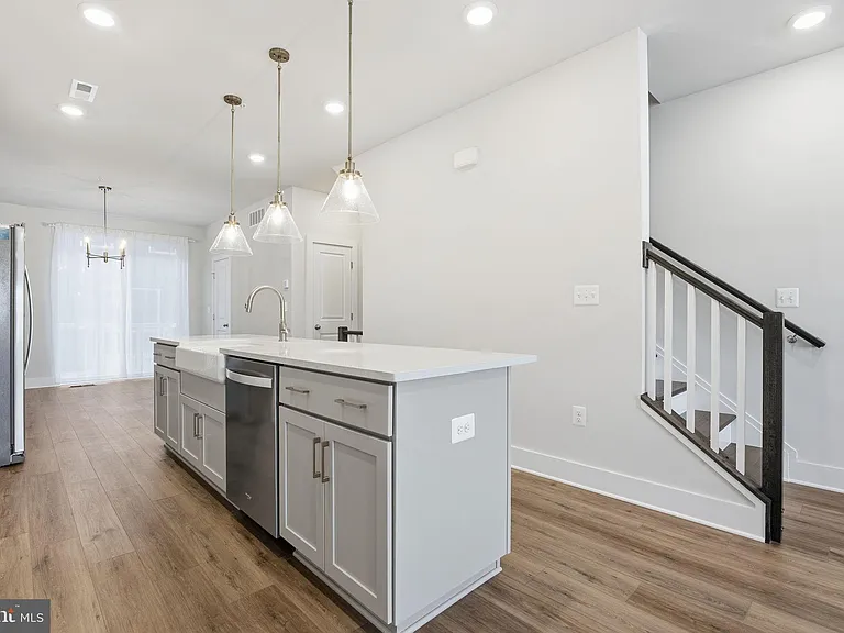 116 Crown St — Photo 7
