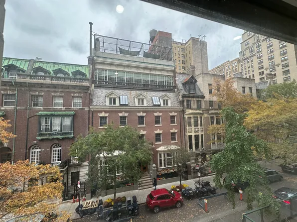 304 West 92nd Street image 2 of 13