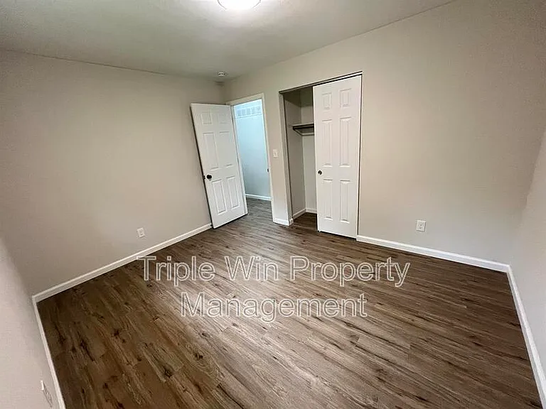 1014 Sunridge Trl W — Photo 7