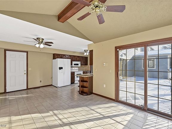 5th image of 45 Pond Dr #45