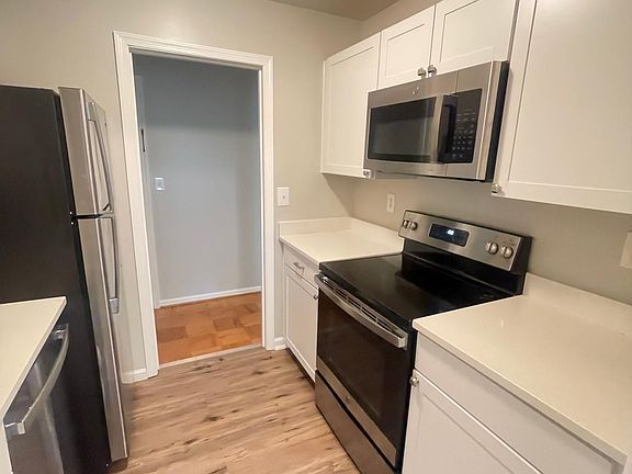 2nd image of 394 Jackson St APT 105