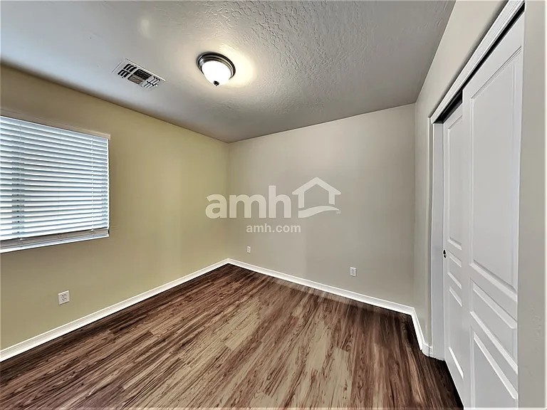 2451 S 160th Dr — Photo 18
