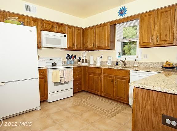 3rd image of 4506 Sawgrass Ct
