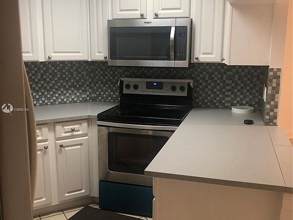 5th image of 8333 Lake Dr APT 204