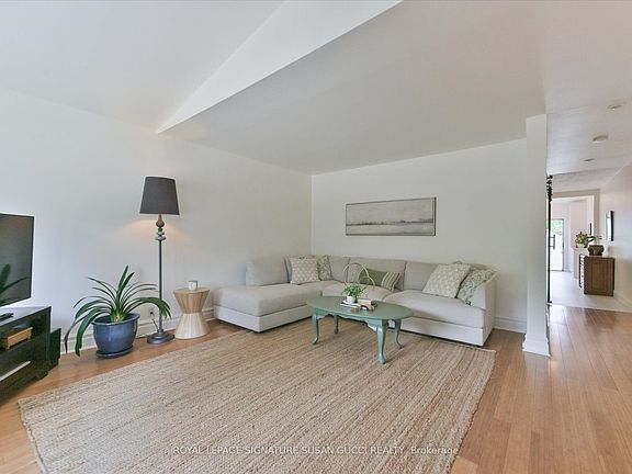 5th image of 2 Sutherland Ave