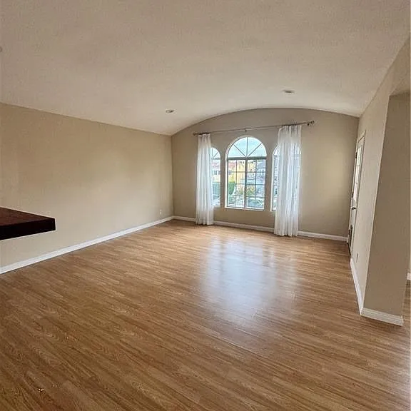 1046 S Citrus Ave — Photo 41