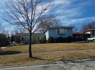 816 N Harrow Ct, Addison, IL 60101