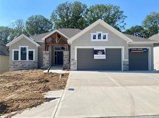 13431 Terrace Park Dr, Parkville, MO 64152