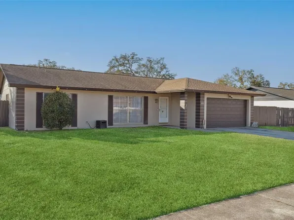 1614 Berkshire Dr, Brandon, FL 33511