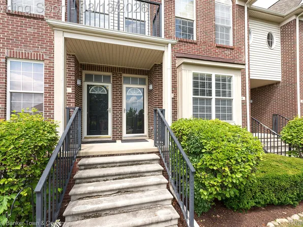 862 Summerfield Dr, Westland, MI 48185