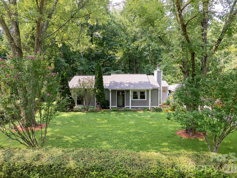 1st image of 121 Wicklow Dr