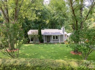 121 Wicklow Dr, Asheville, NC 28806