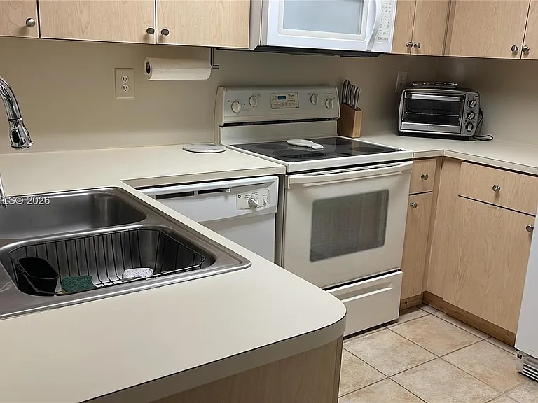 772 SW 106th Ave #1910 — Photo 7