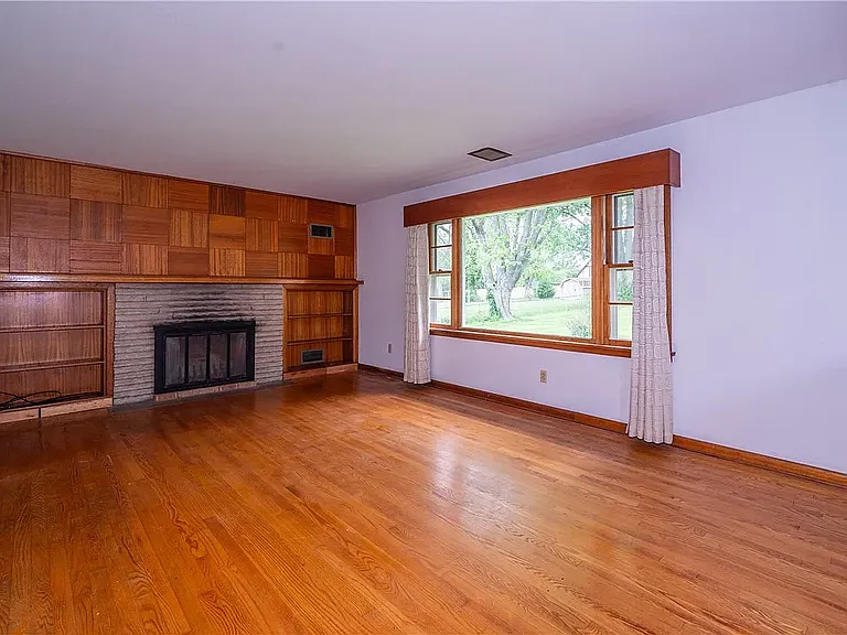 110 Parker Dr — Photo 5