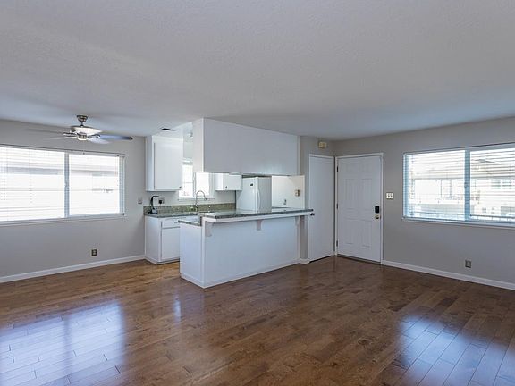 2nd image of 1322 Joplin Dr Unit 4