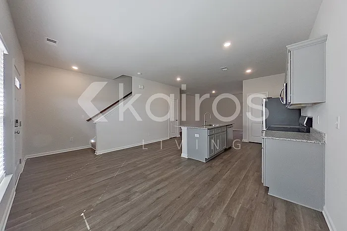 2129 Banyon Cir — Photo 8