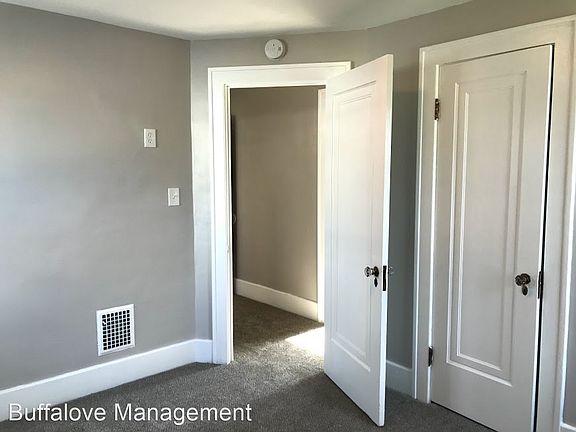 3rd image of 186 Nassau Ave