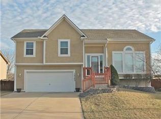 18363 W 157th Pl, Olathe, KS 66062
