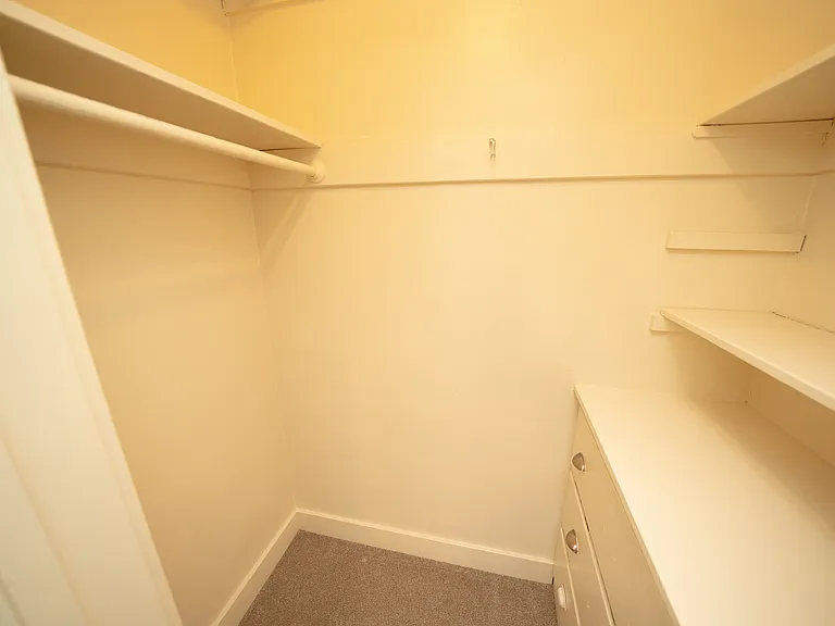 818 25th St #210 — Photo 9