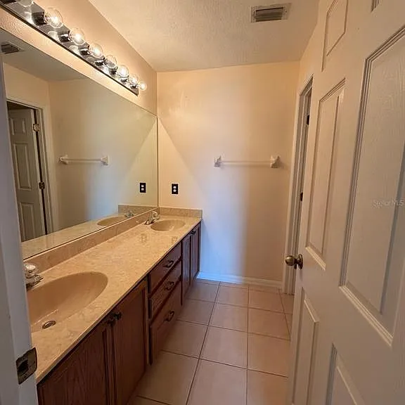 2418 Huron Cir — Photo 6