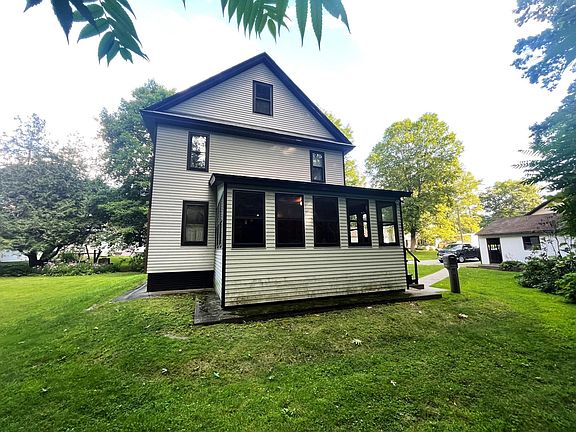 3rd image of 44 Cascadnac Ave