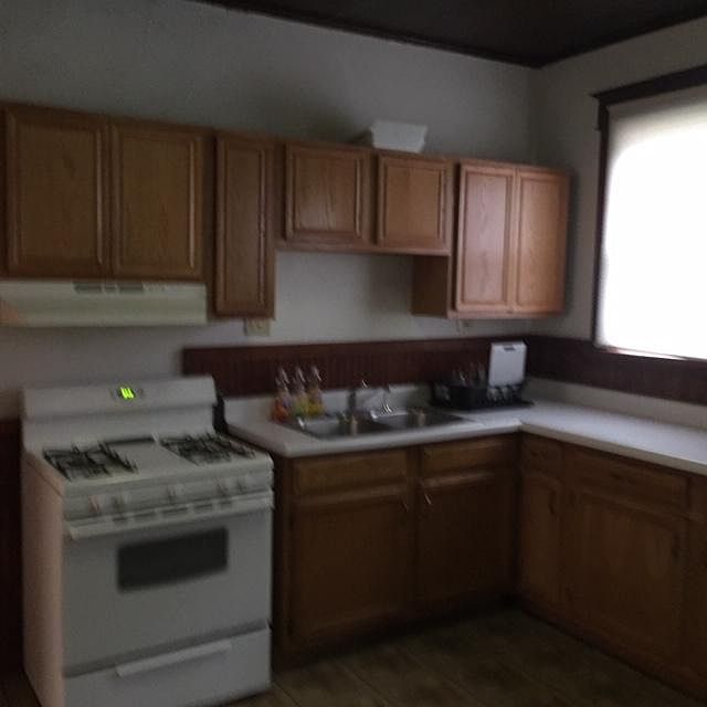 1st image of 2322 16th St Floor 2