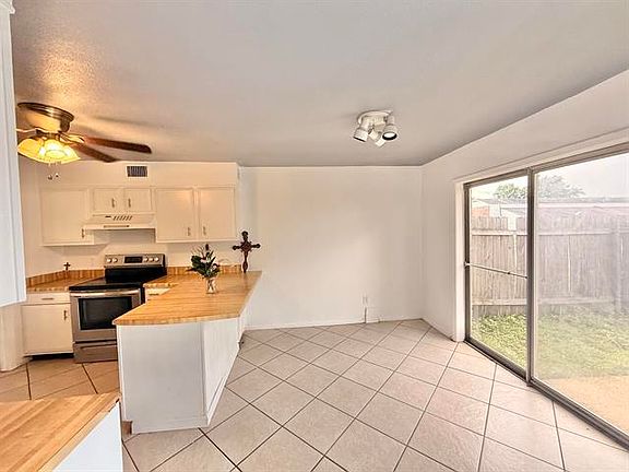 3rd image of 5915 Fairmeadow St