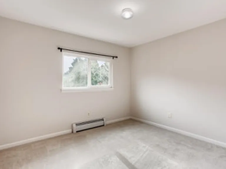 3135 Bell Dr — Photo 17