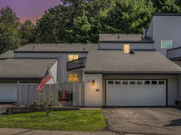 2823 Breckenridge Dr, Brighton, MI 48114