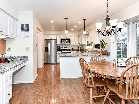 5th image of 13110 New Parkland Dr