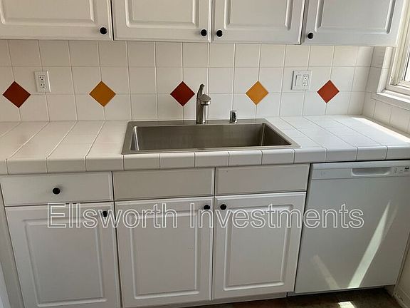 2nd image of 3529 Park Blvd