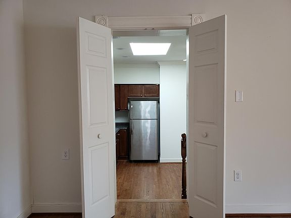 2nd image of 3027 W Cary St Ste 4