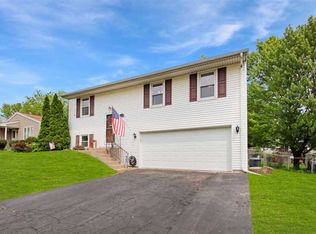 4329 W Rockwell Dr, Peoria, IL 61615