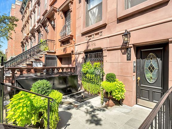 2nd image of 205 W 123rd St APT 4