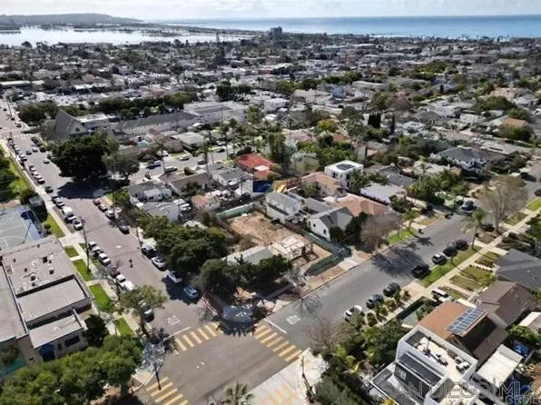1367 Diamond St, San Diego, CA 92109