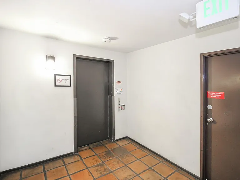 601 E California Blvd #204 — Photo 3