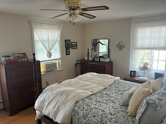 4th image of 79 Stuart Street