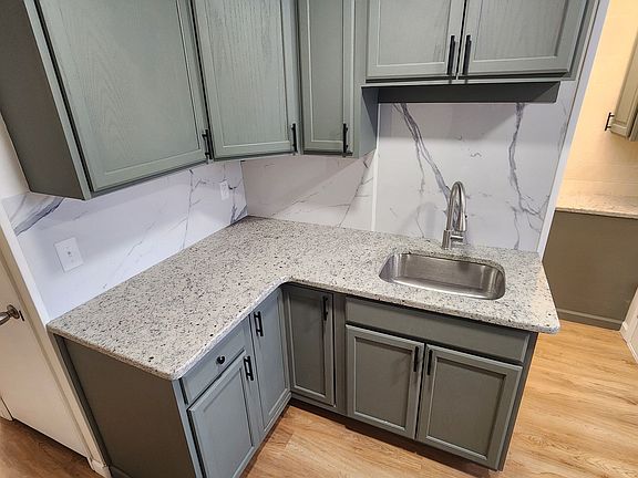 4th image of 128 Schuylkill Ave