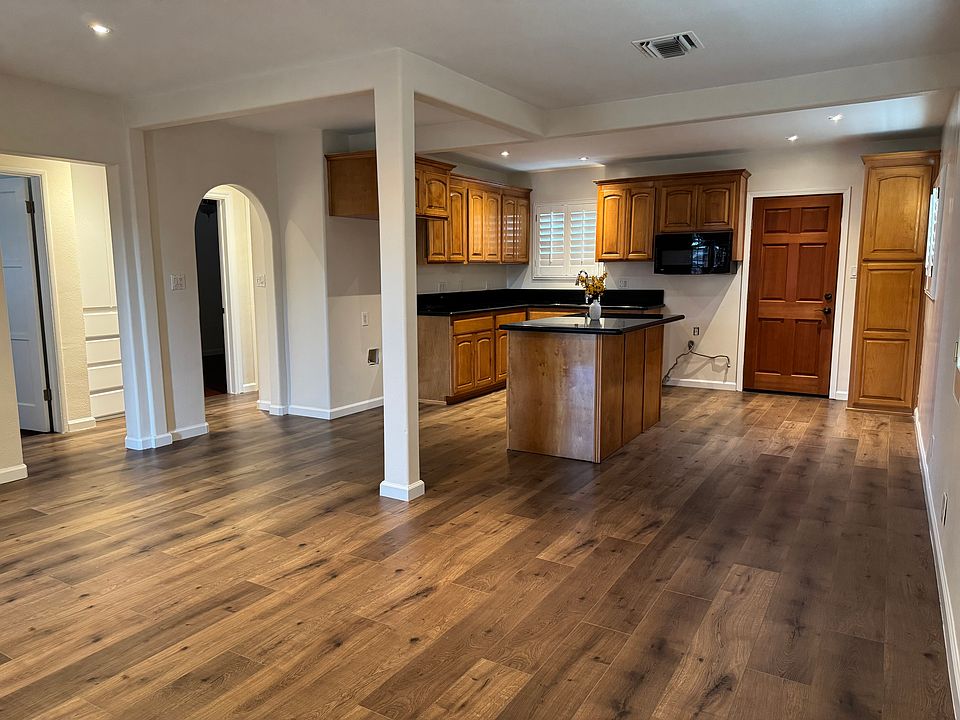 1st image of 8143 Maxine St
