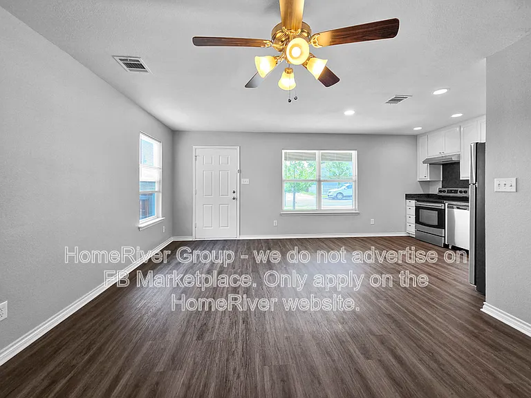 1332 Driess St — Photo 3