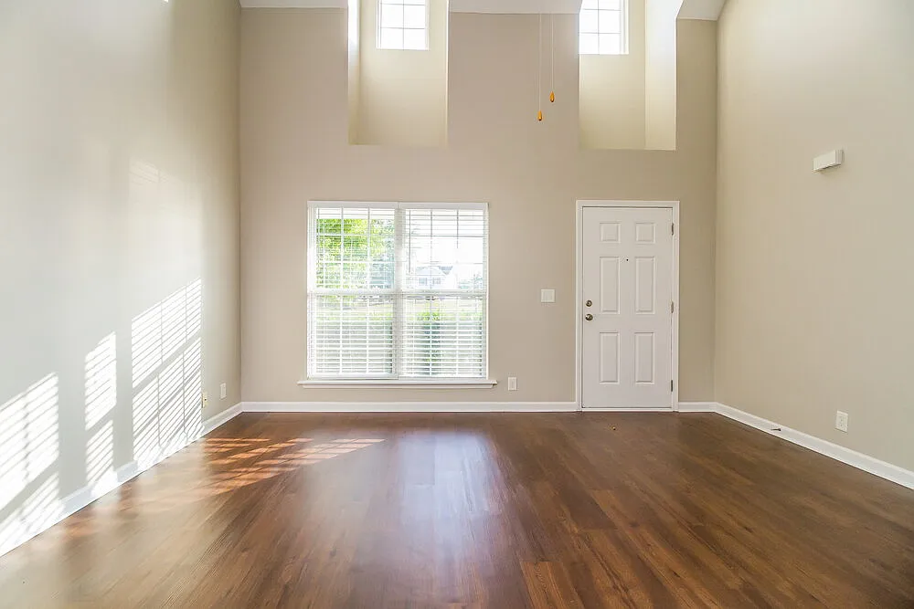 3 bed, 2.5 bath, 1871 sqft, $2,245 — Photo 4