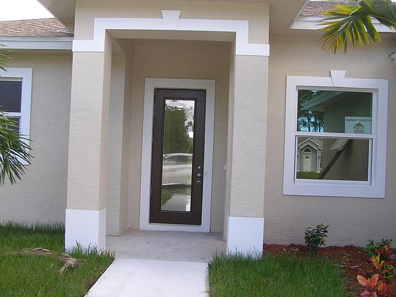3rd image of 752 SE Thornhill Drive