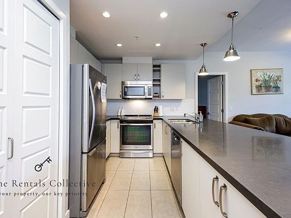 5th image of 215 W 1st St #209