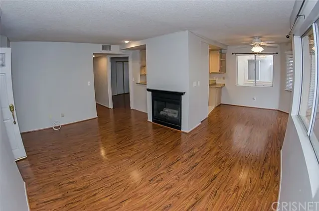 3 bed, 970 sqft, $3,000 — Photo 1