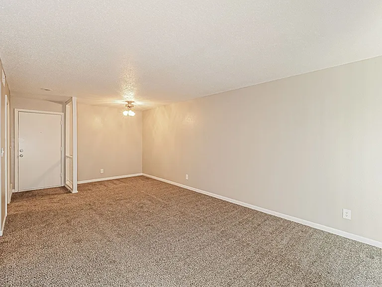 Hunters Glen Apartments — Photo 47