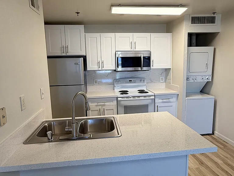 1381 E University Ave #311 — Photo 10